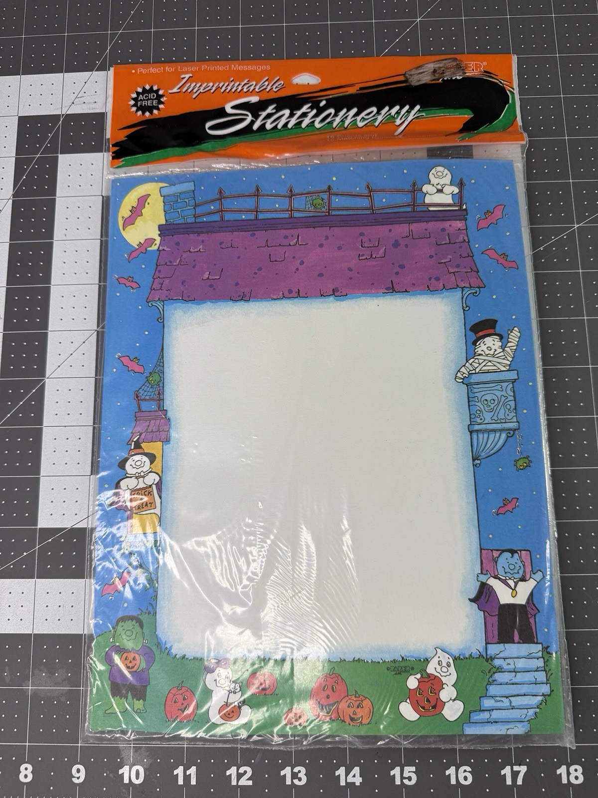 VTG Paper Art Halloween Imprintable Paper 15 Sheets Stationary & Envelopes