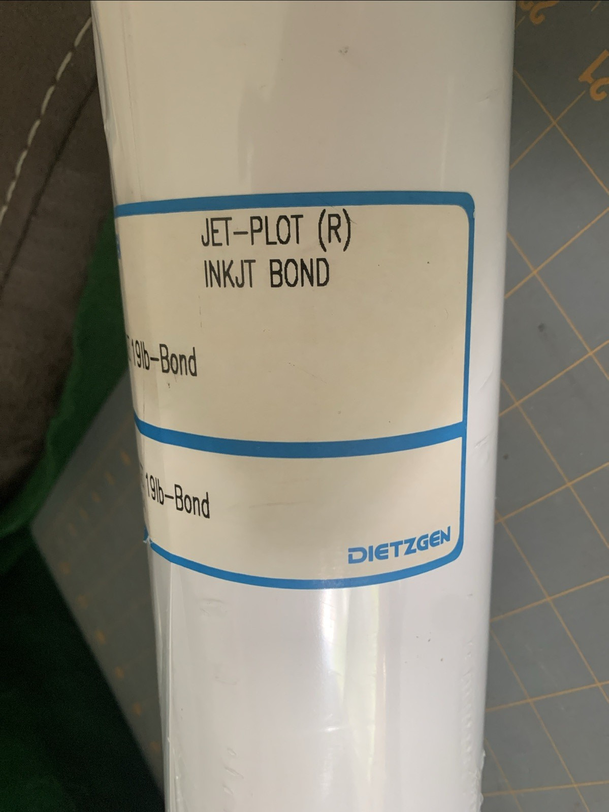 Set 2 rolls: Inkjet Bond 19lb 24″ x 150′ – 2 Rolls [730245]