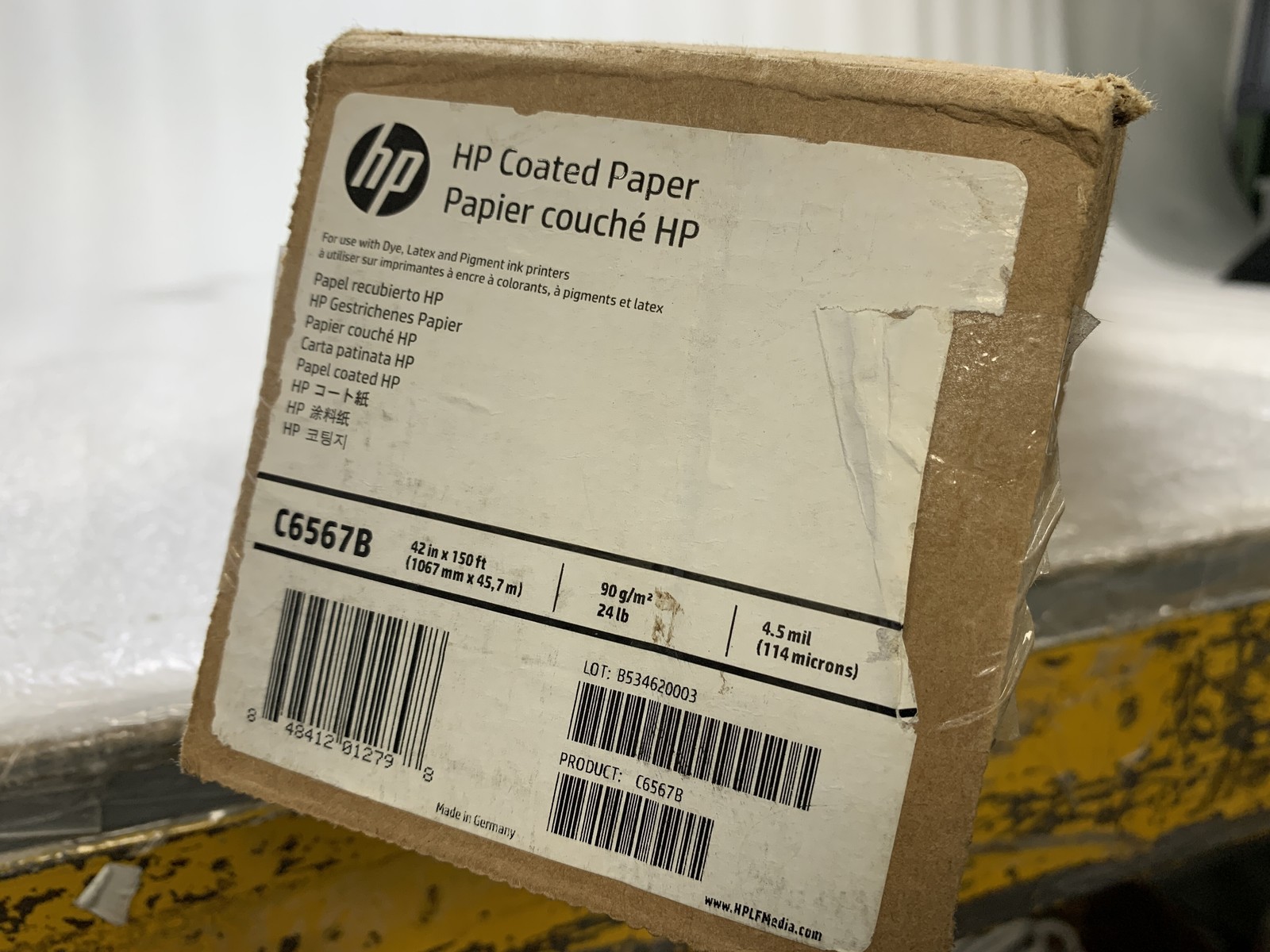 HP Coated Paper C6567B 42 in x 150 ft (1067 mm x 45,7 m) 90 g/24 lb
