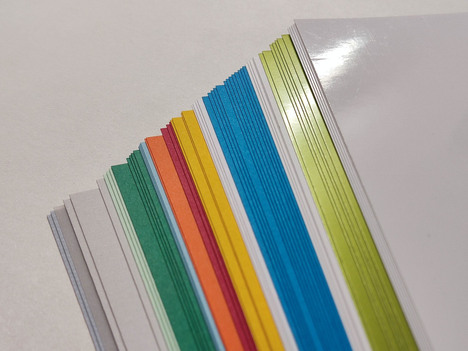 57 Blatt LIGHTOR 13 Colors sortiert feinstpapier für Kunst & Bastel DIN A4 250g