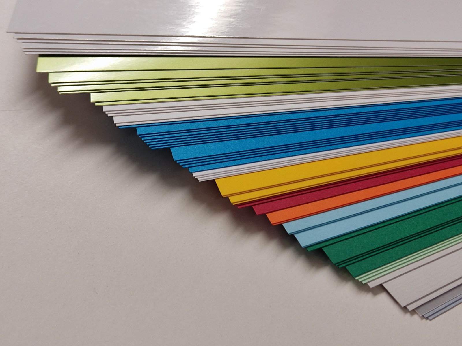 57 Blatt LIGHTOR 13 Colors sortiert feinstpapier für Kunst & Bastel DIN A4 250g