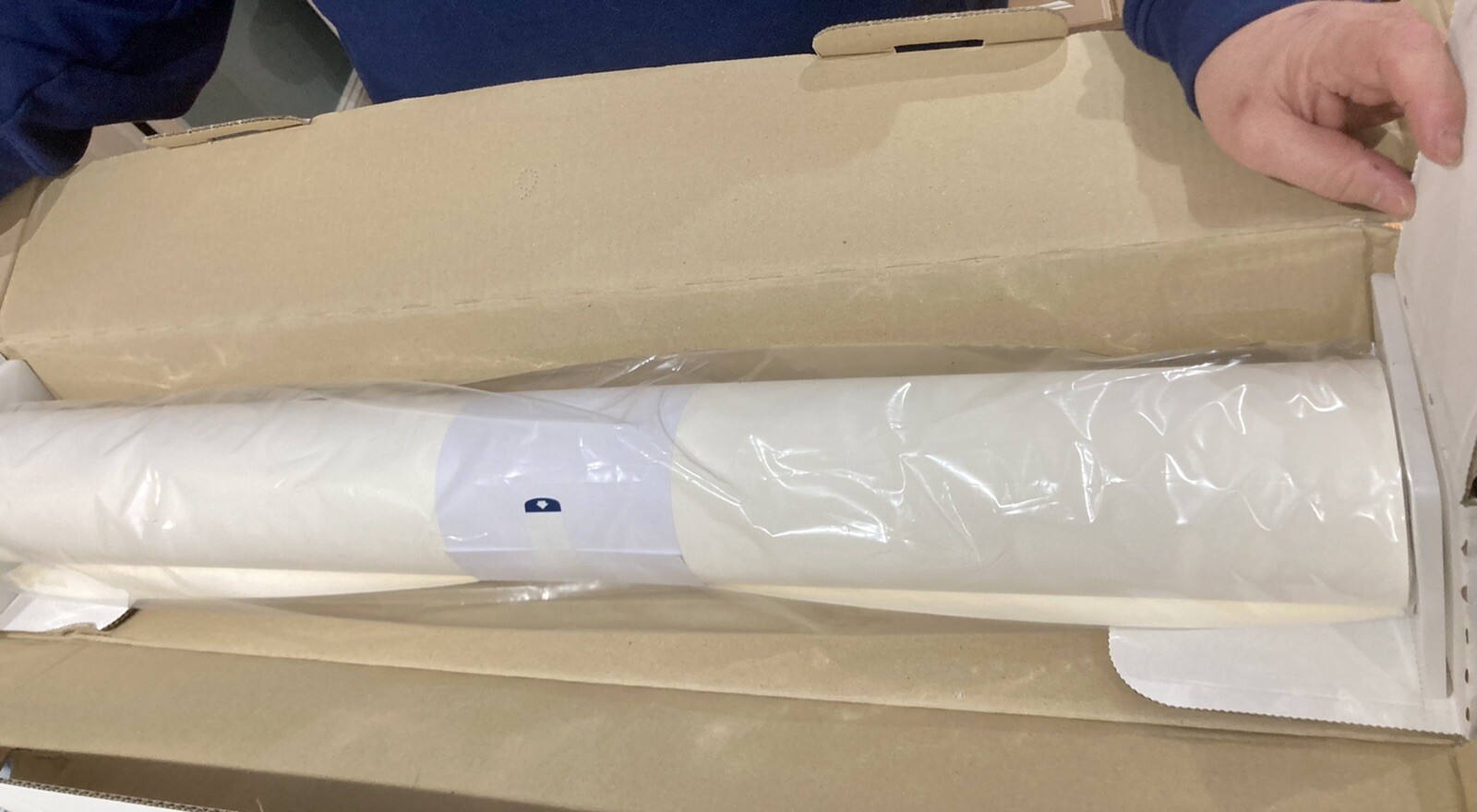 Q8746A – HP Aquarella Art Paper Fine Art Paper 14.4 mil Roll (36in x 35ft) NEW!