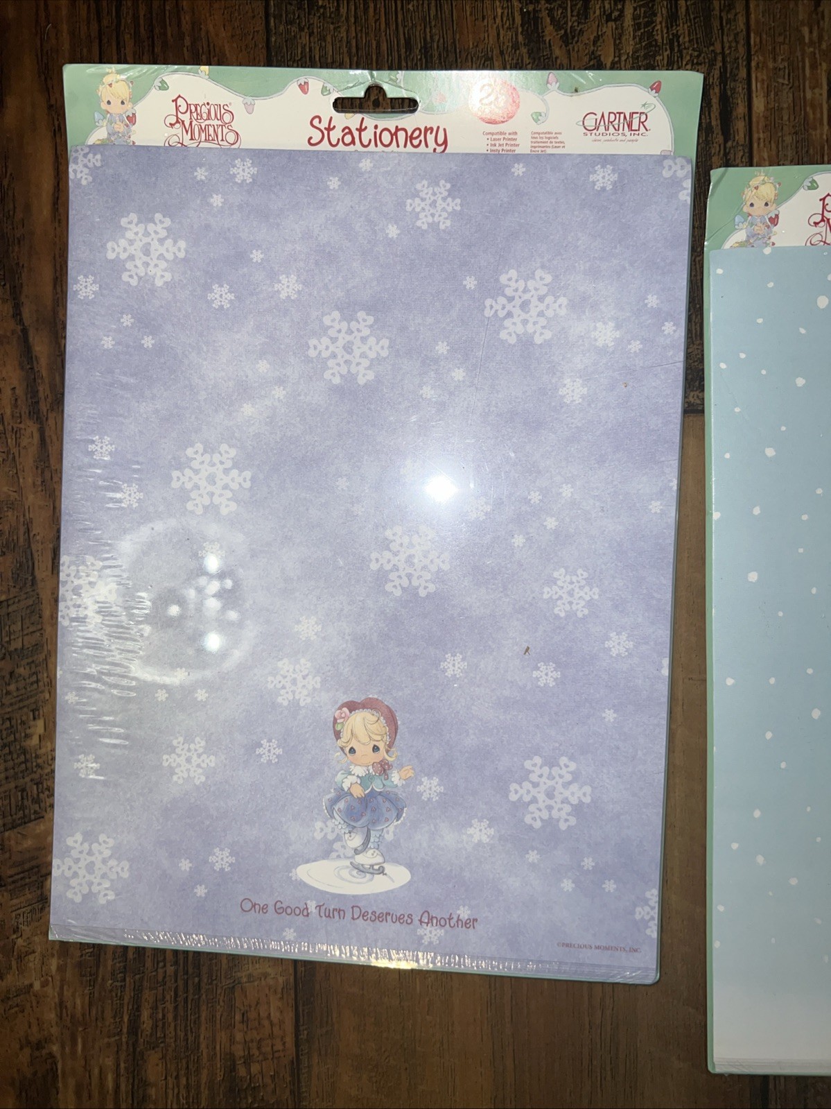 New Holiday Precious Momnts 25 sheets 8 1/2″ x 11″ Christmas Letters Family Snow