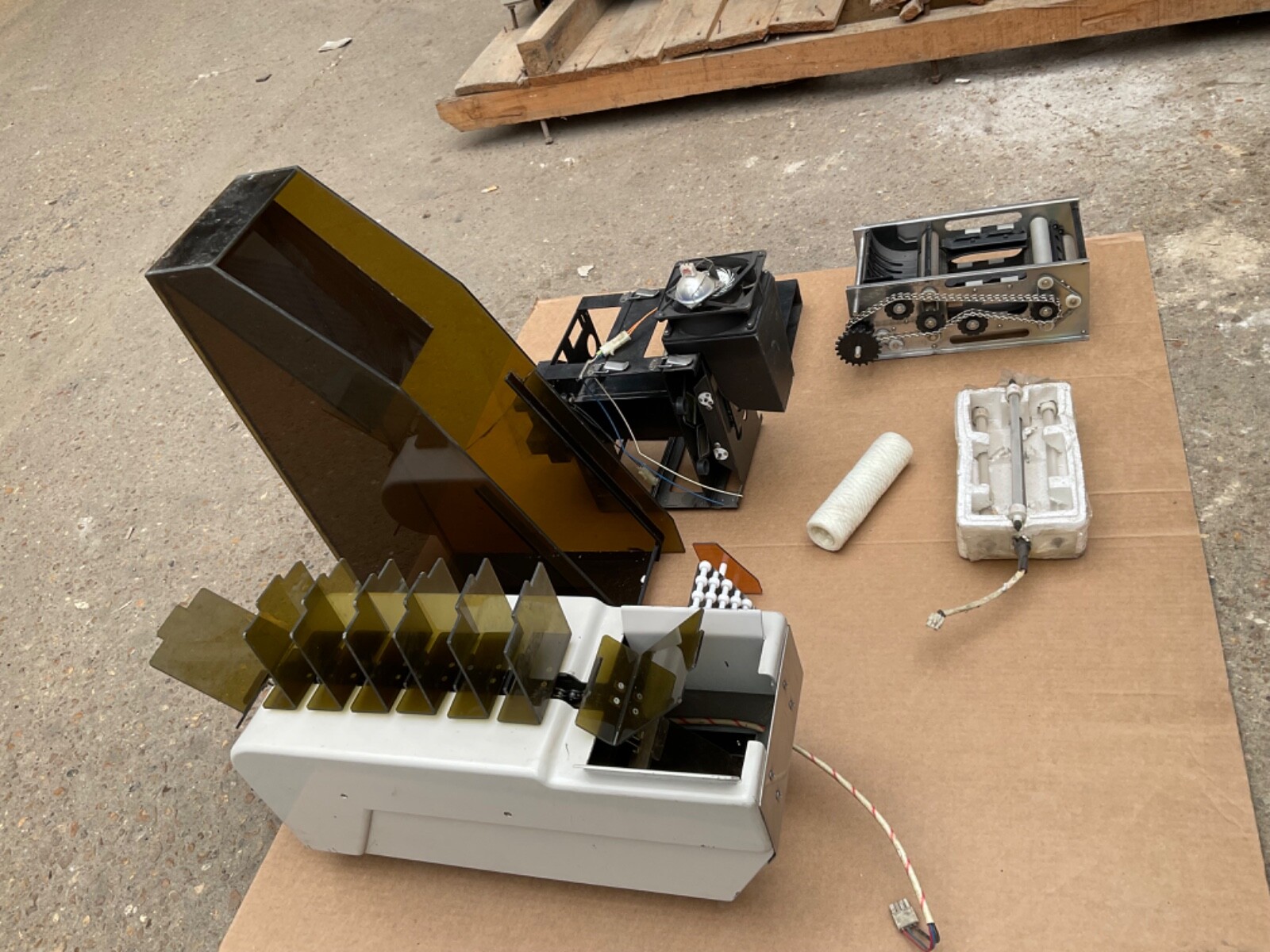 COSMIC QLS3901-3 COLOUR PRINT PRDCESSOR WITH ATTACHMENTS USED