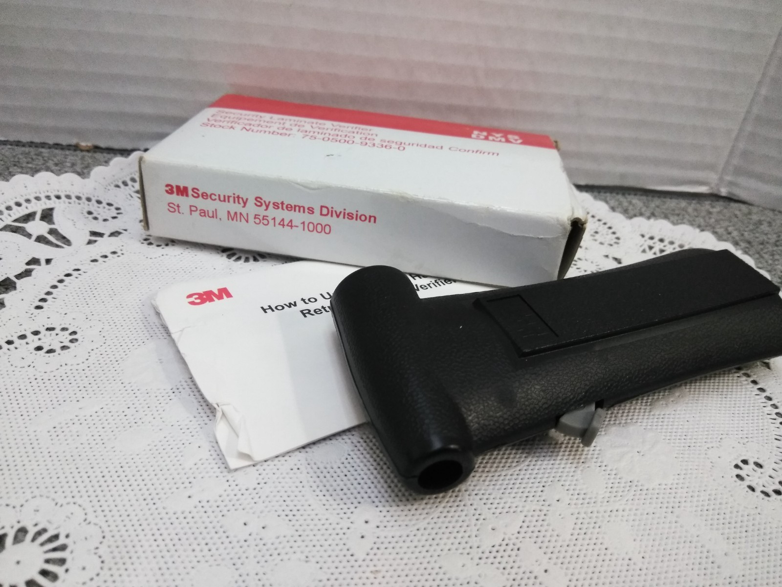 NEW Security Laminate Verifier Torch
