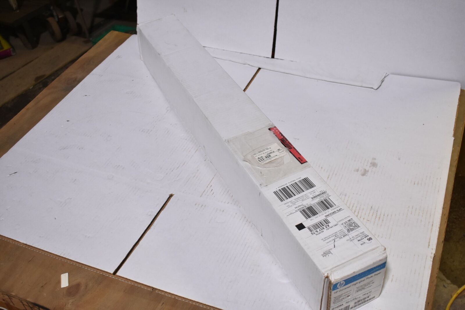 Hewlett Packard Q1428A 42in x 100ft HIGH-GLOSS PHOTO PAPER FOR DYE INK PRINTERS