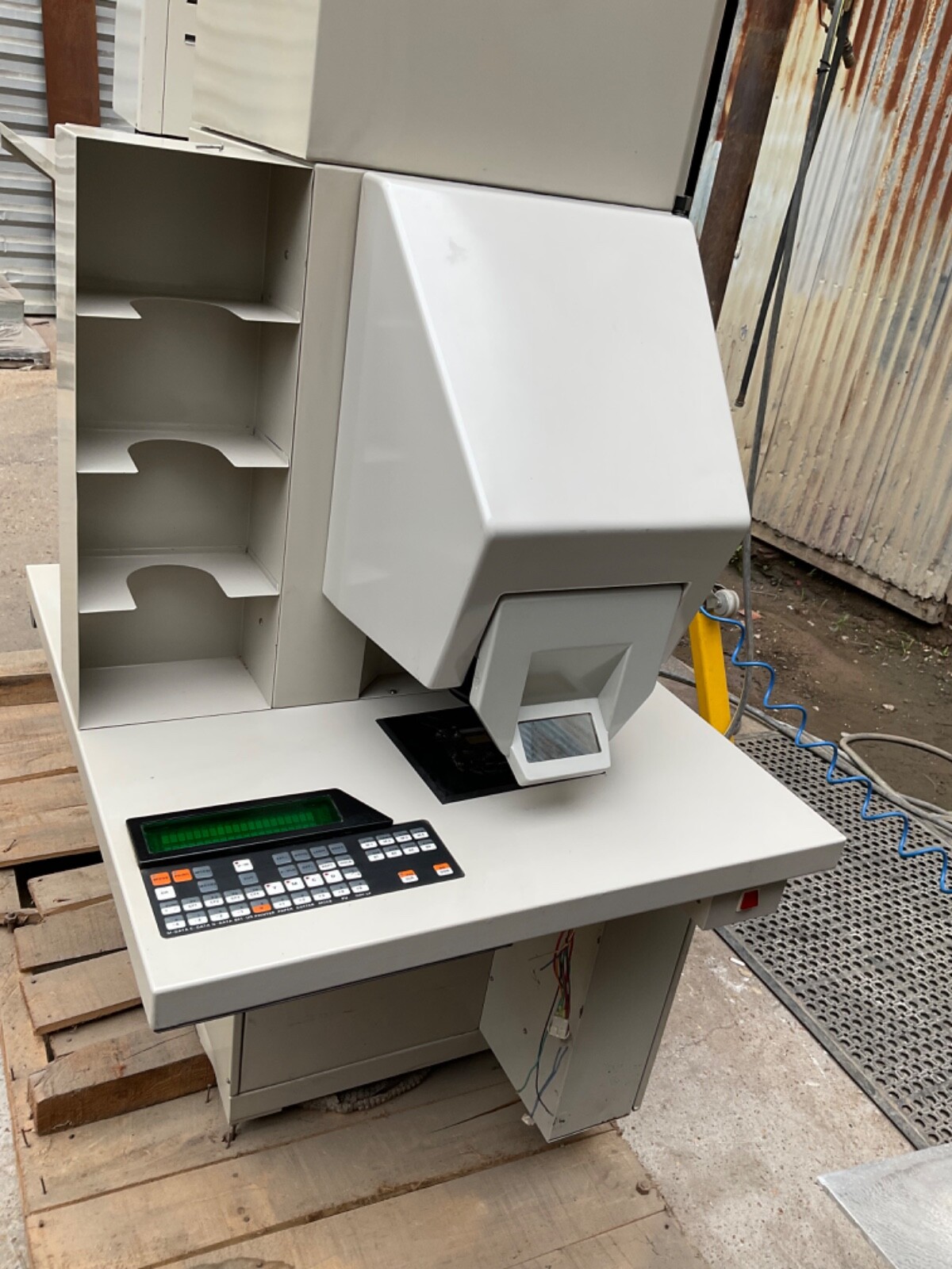 COSMIC QLS3901-3 COLOUR PRINT PRDCESSOR WITH ATTACHMENTS USED