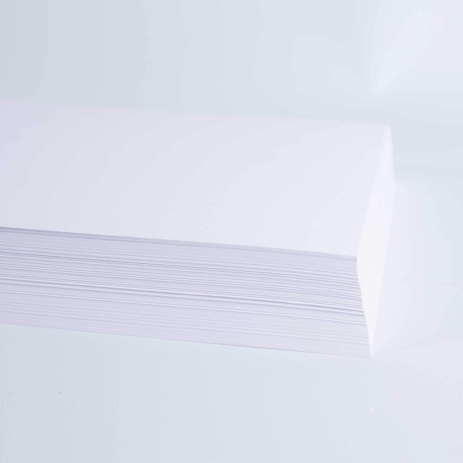 House of & Paper A2 160gsm Card – White Pack of 50 Sheets