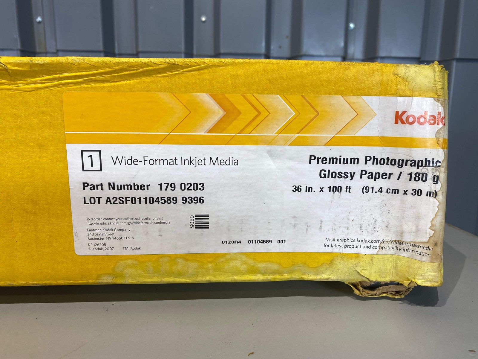 Kodak 179-0203 Premium Photographic Glossy Paper, 36″ x 100′ Roll (Open Box)