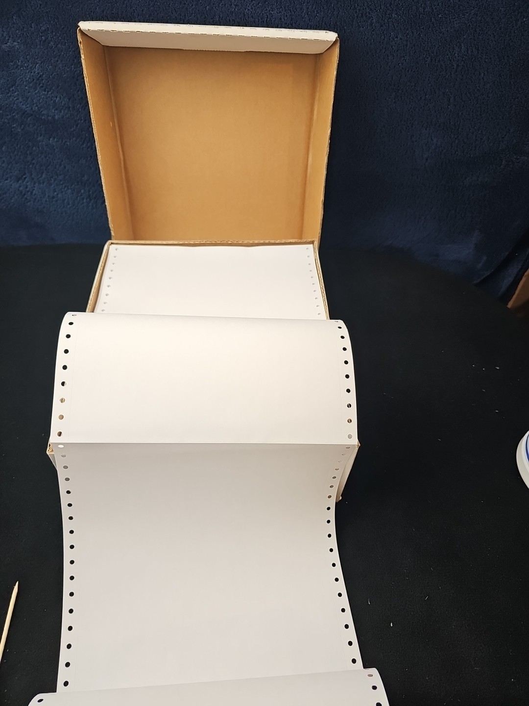 2011 OfficeMax Blank White Computer Paper 1000 Continuous Sheets 20 lb. 9.5×11″