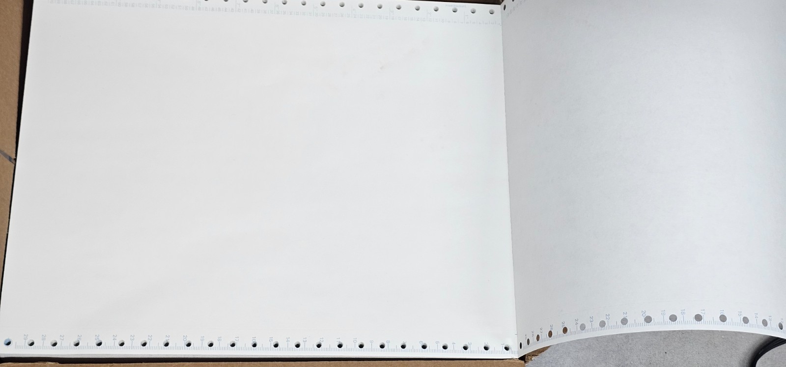 Computer Pak Papier A-4 Hoch White Continuous Tractor Printer Paper, 1 Unit
