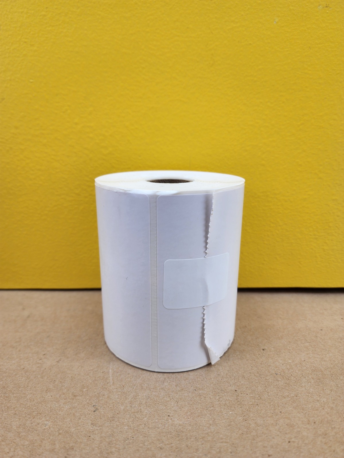 NEW Case of 4″ W x 6″ L Direct Thermal Labels, White, 250/Roll, 12 Rolls/Case
