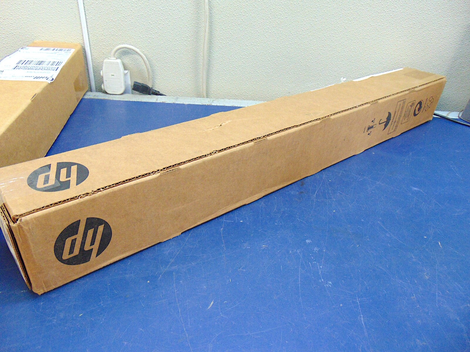 HP Heavyweight Coated Paper C6030C 36″ x 100′ New, Open Box – S7468