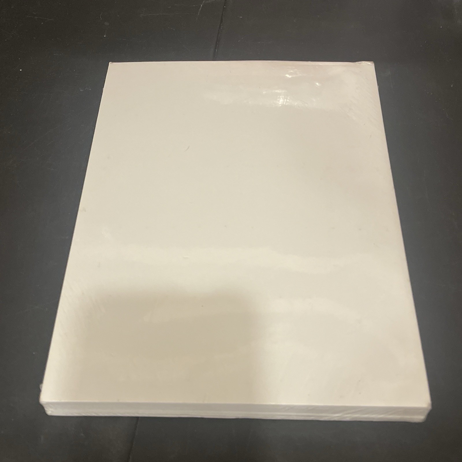 Neenah Premium Cardstock,8.5″ x 11″65 lb/176 gsm,Bright White,100 Sheets (91901)