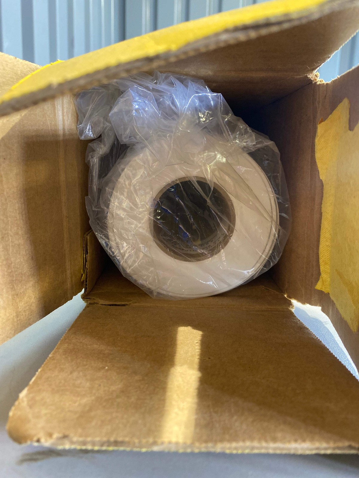 Kodak 179-0203 Premium Photographic Glossy Paper, 36″ x 100′ Roll (Open Box)