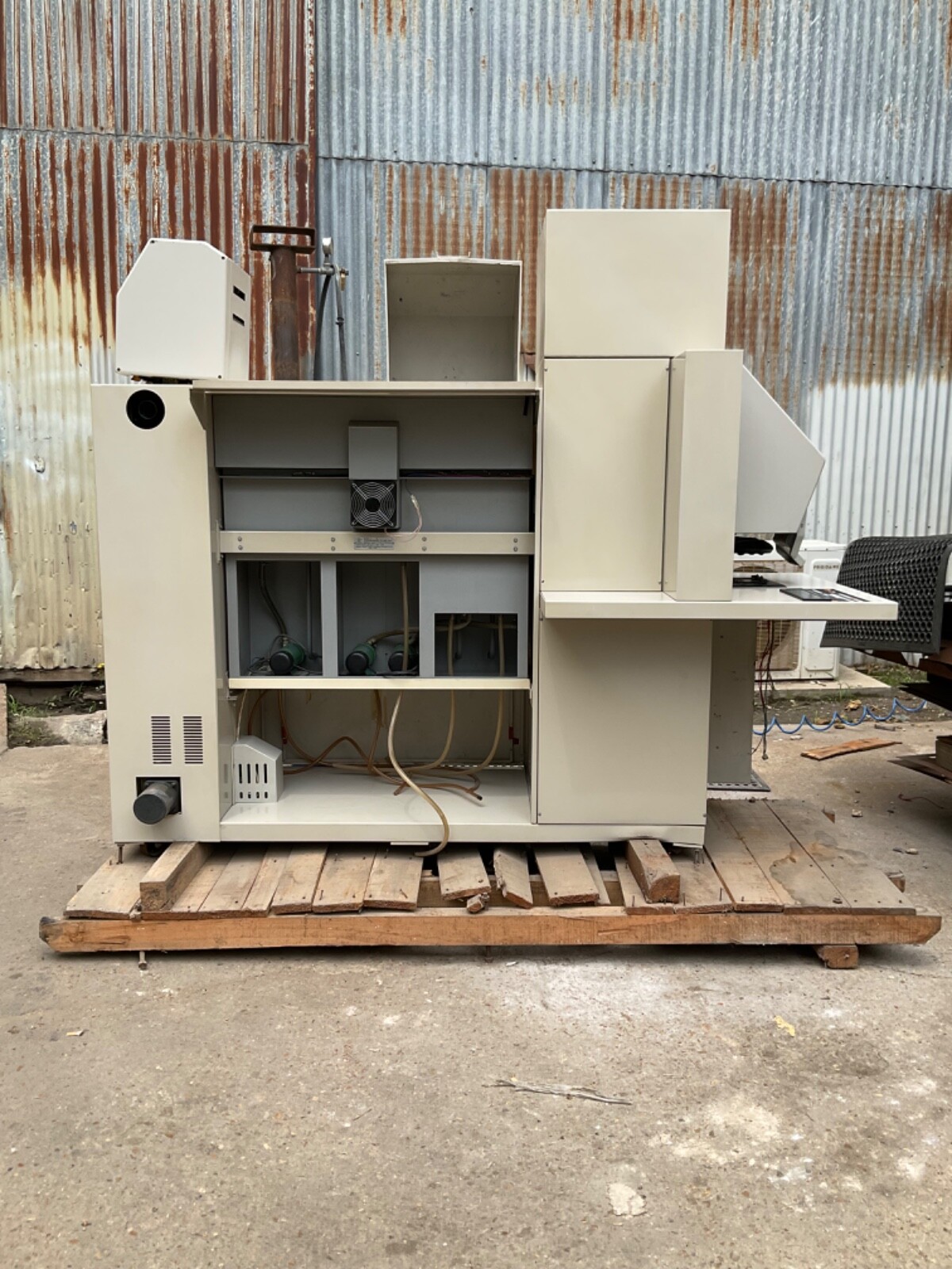 COSMIC QLS3901-3 COLOUR PRINT PRDCESSOR WITH ATTACHMENTS USED