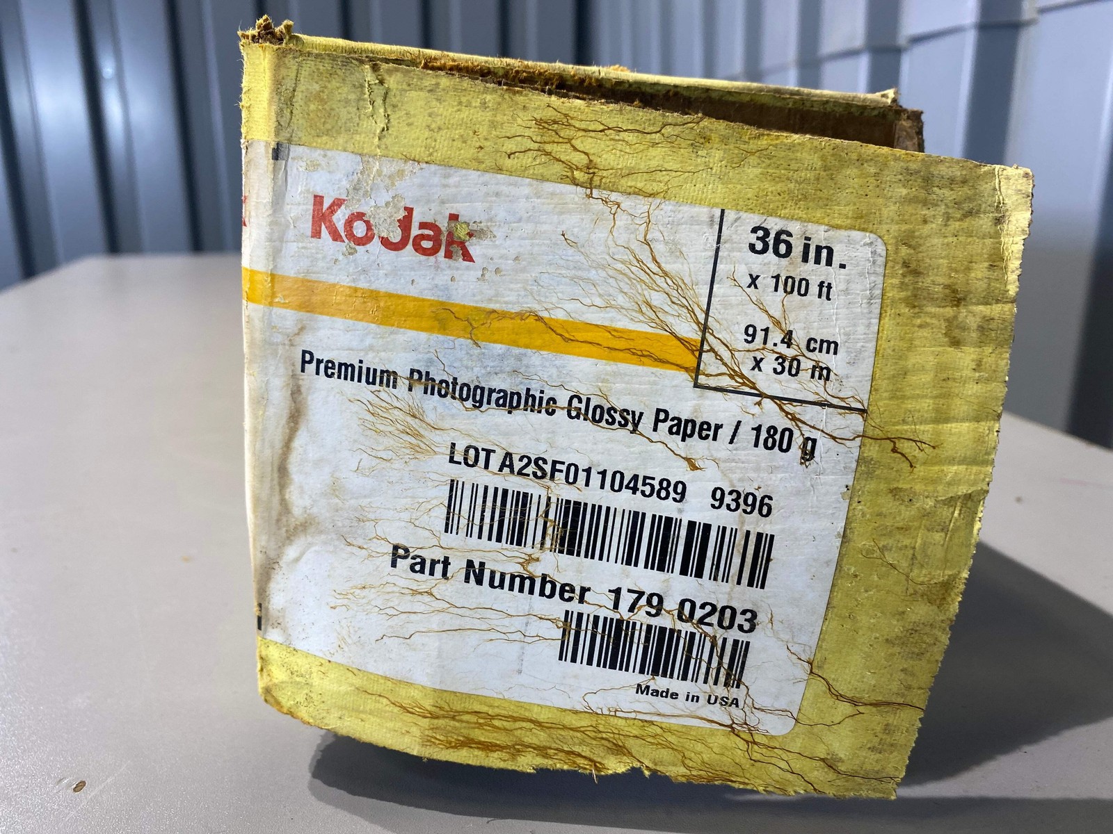 Kodak 179-0203 Premium Photographic Glossy Paper, 36″ x 100′ Roll (Open Box)