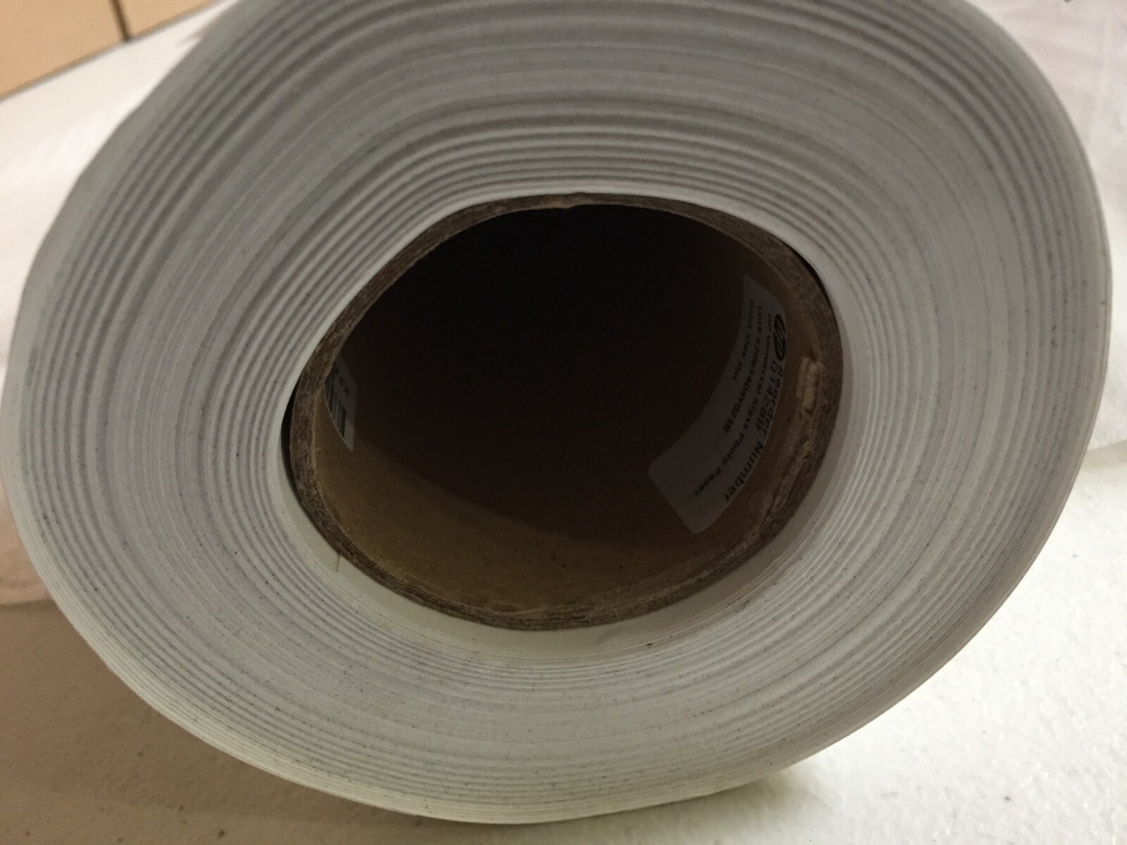 Hewlett Packard Q1428B 42in x 100ft Gloss Photo Paper ***See Photos*** P8