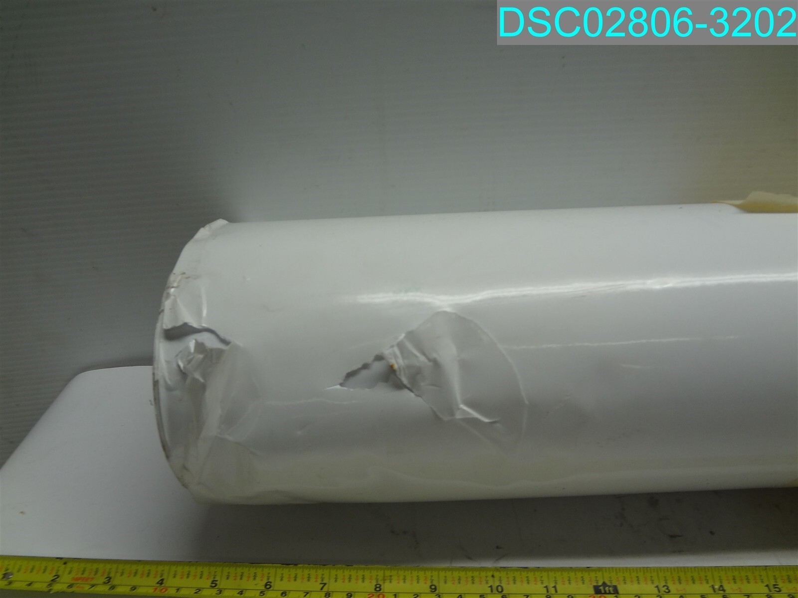 HP Gloss Poster Paper, 3-in Core – 40in x 200ft LQ08A 45280559-3