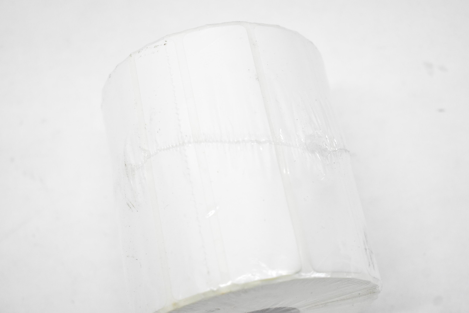 OnlineLabels RL779DW 4×1 Label Rolls 1in Core 4in OD Perforated 1375 2 Rolls
