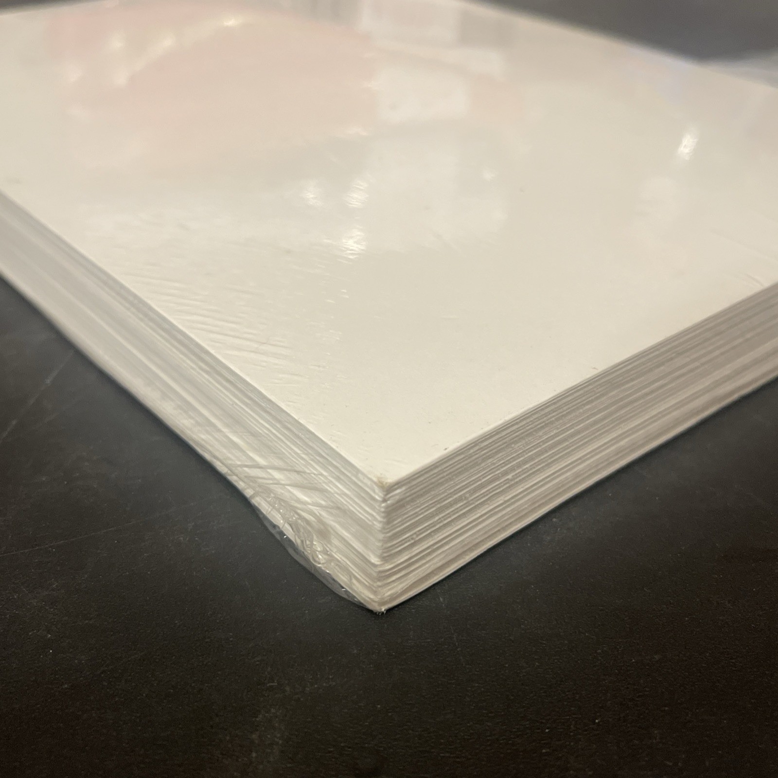 Neenah Premium Cardstock,8.5″ x 11″65 lb/176 gsm,Bright White,100 Sheets (91901)