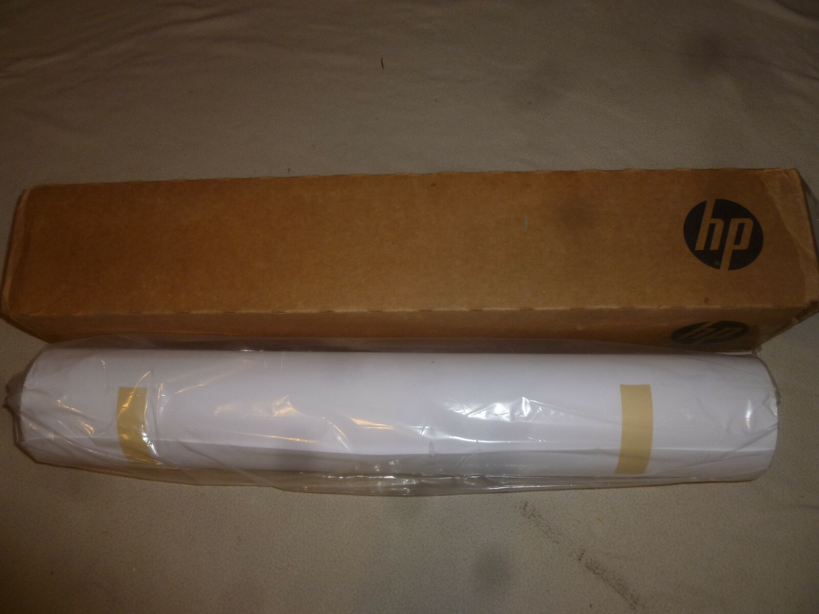 NEW HEWLETT PACKARD UNIVERSAL COATED PAPER 24IN X 150FT GENUINE Q1404B 4.9 MIL
