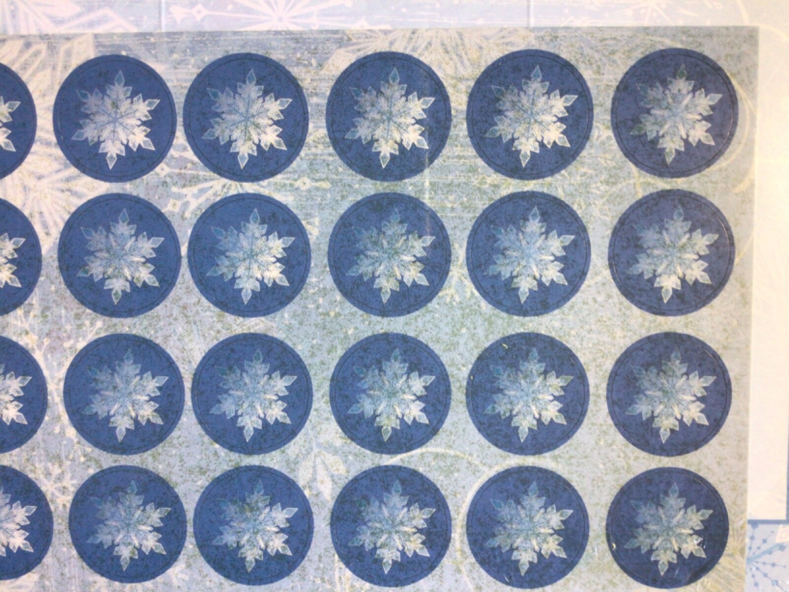 Holiday Stationary Geographics Mailer with Seals 8-1/2″ x 11″ SNOWFLAKES 24 set