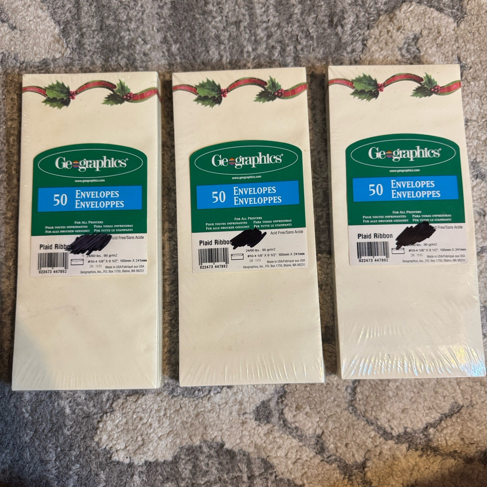 Lot Geo-graphics Holiday Decorations 100 Sheets Paper, 150 Labels & Envelopes