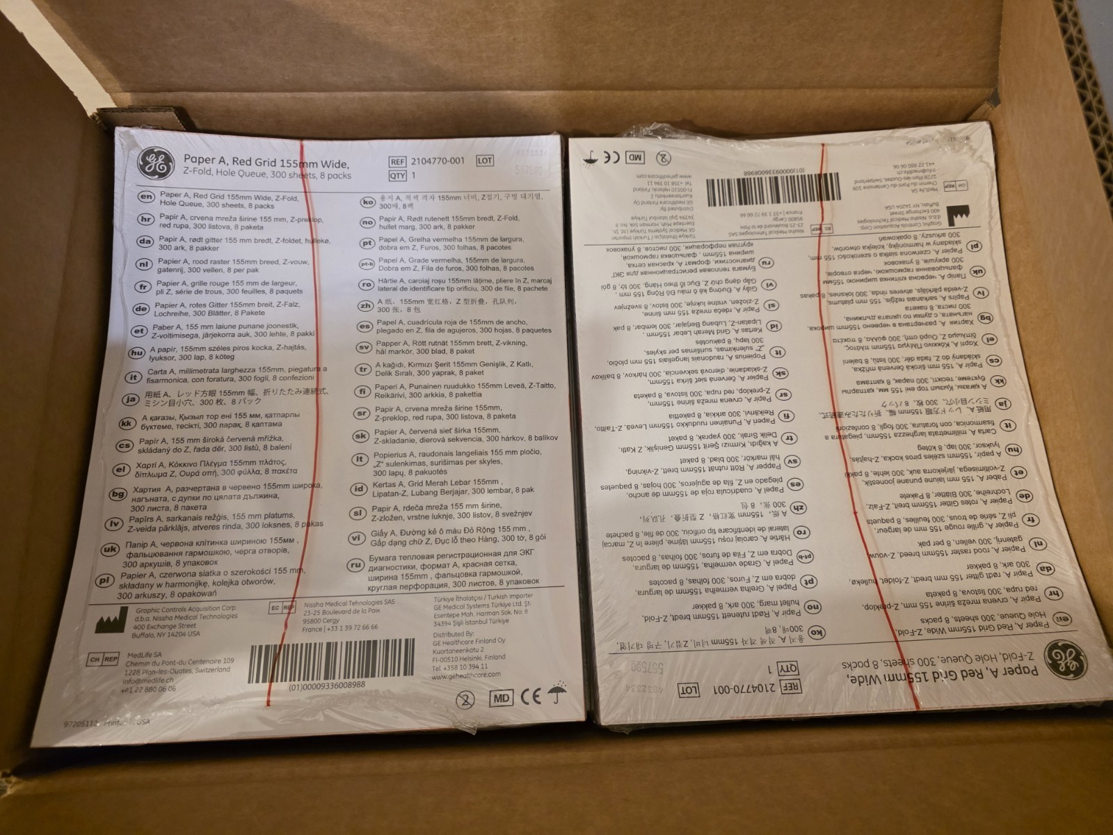 GE Paper A Red Grid 155mm Wide Z Fold 300 Sheets Box of 8 Packs REF 2104770-001