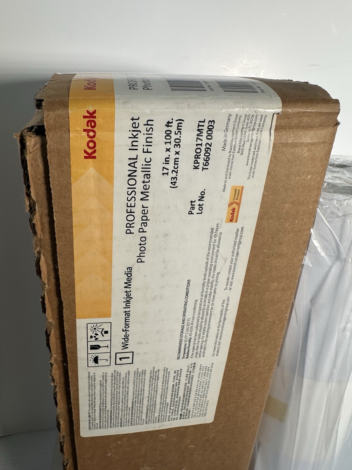 Kodak KPRO17MTL Professional Inkjet Photo Paper Roll Metallic Finish 17” x 100′