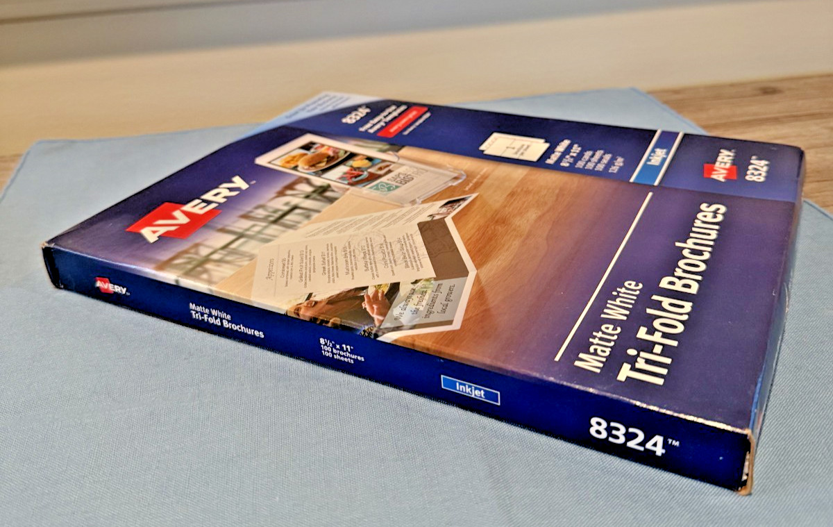 Avery Tri-Fold Brochures 92 Bright 85 lb 8.5 x 11 Matte White 100/Pack-Brand New